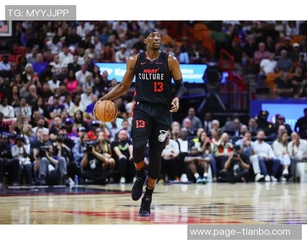 米切尔单节爆发斩获16分全场贡献24分5板5助4断展现全能表现