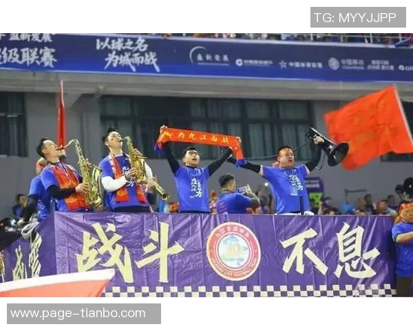 吾米提江:奖杯见证奋斗历程为本赛季联赛画上圆满句号 吾米提江:奖杯见证奋斗历程为本赛季联赛画上圆满句号