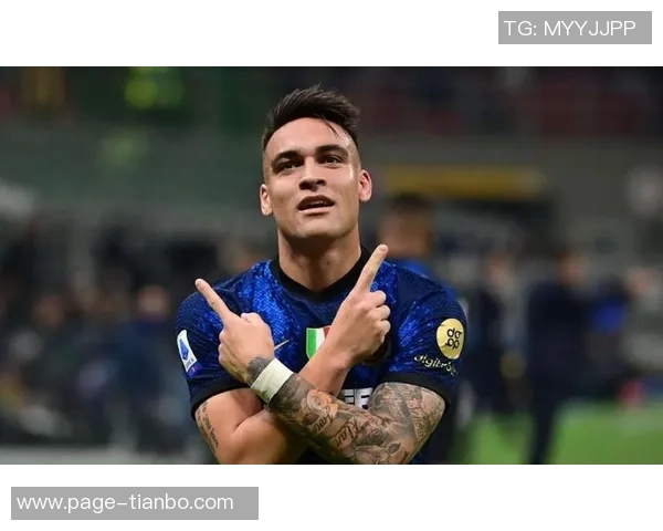 劳塔罗提前归队参与米兰全队合练展现强烈斗志 劳塔罗提前归队参与米兰全队合练展现强烈斗志